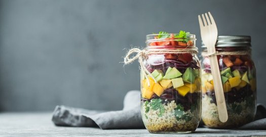 Verschiedenes Gemüse in einem Einweckglas